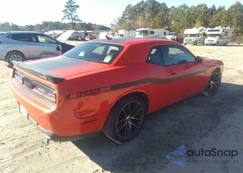 2016 Dodge Challenger 392 Hemi Scat Pack Shaker z USA, uszkodzony, nr VIN 2C3CDZFJ8GH351819